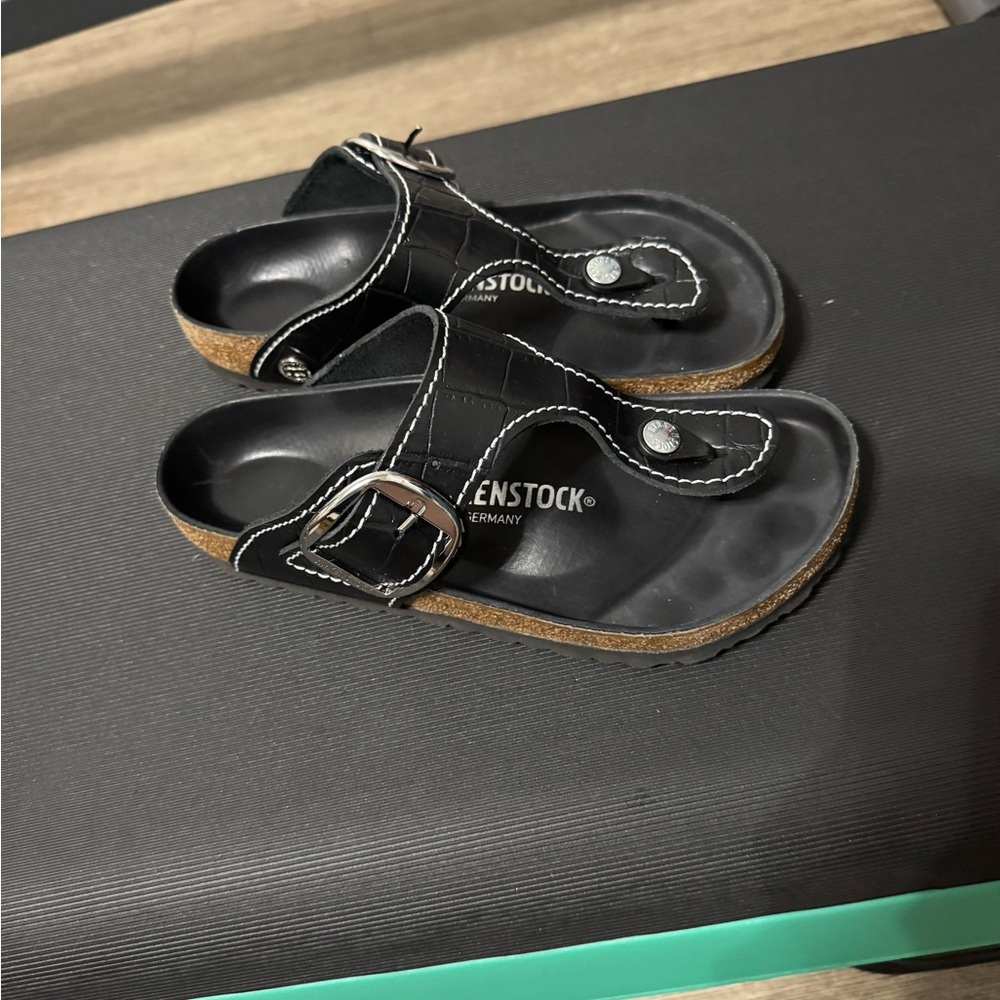 Birkenstock gizah black faux alligator 36